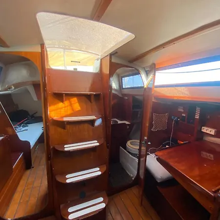 Imagine Waking Up To The Sound Of The Sea Úszó hotel Alicante